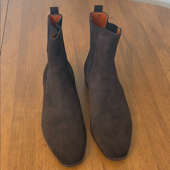 Wolf & Shepherd Other - Wolf & Shepherd Men's Dark Brown Suede Chelsea Boots